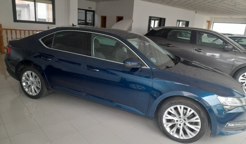 SKODA SUPERB 2.0 TDI 150CV lleno