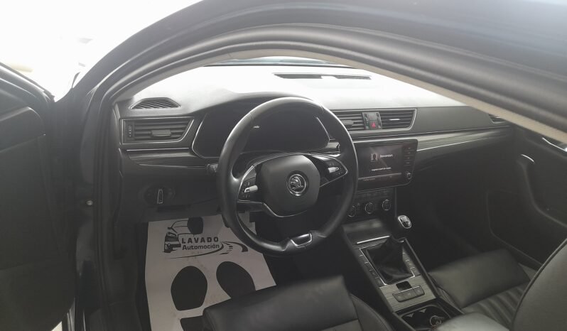 SKODA SUPERB 2.0 TDI 150CV lleno